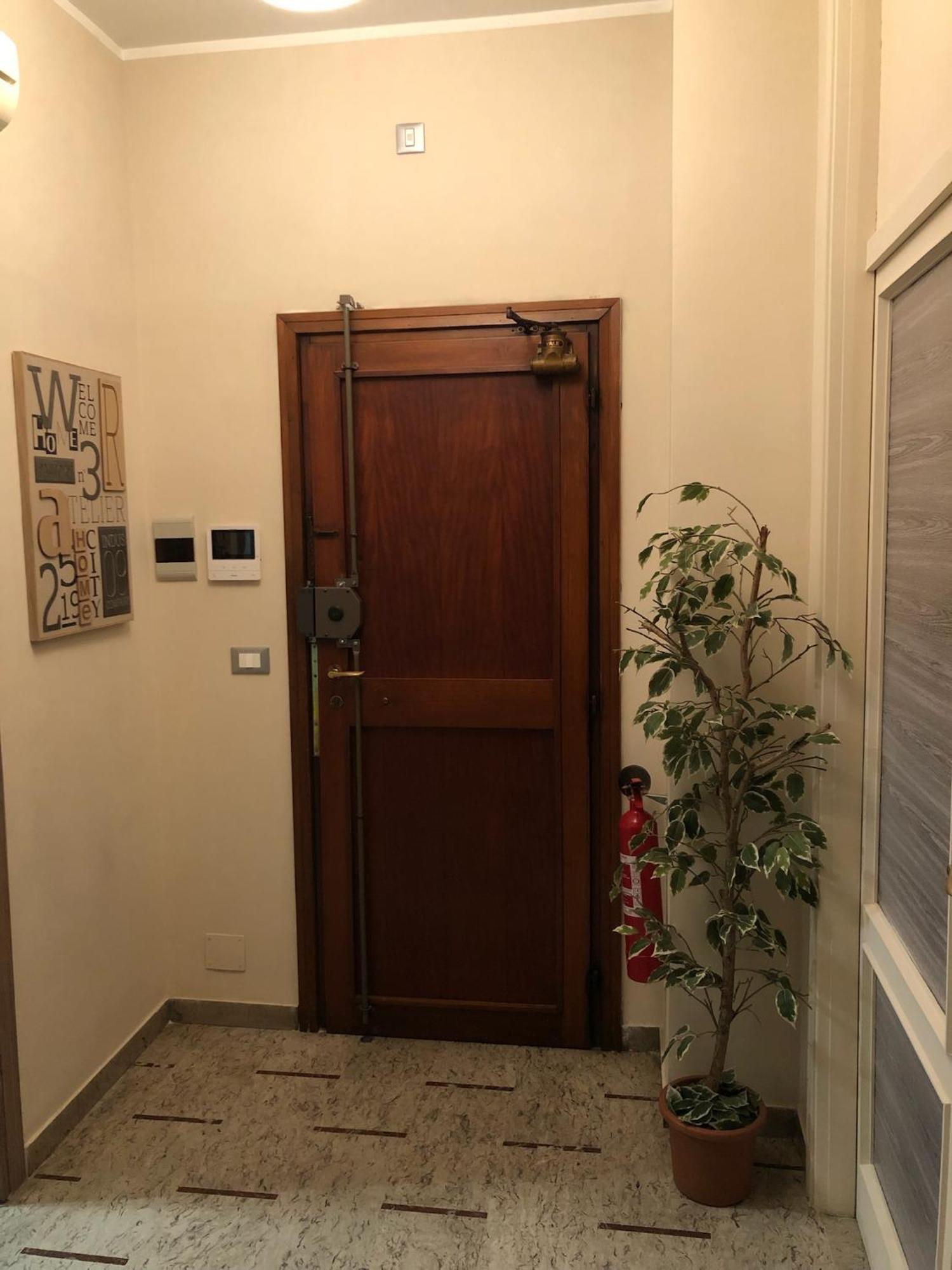 Casa Gianduia Davanti Al Grattacielo Turyn Zewnętrze zdjęcie