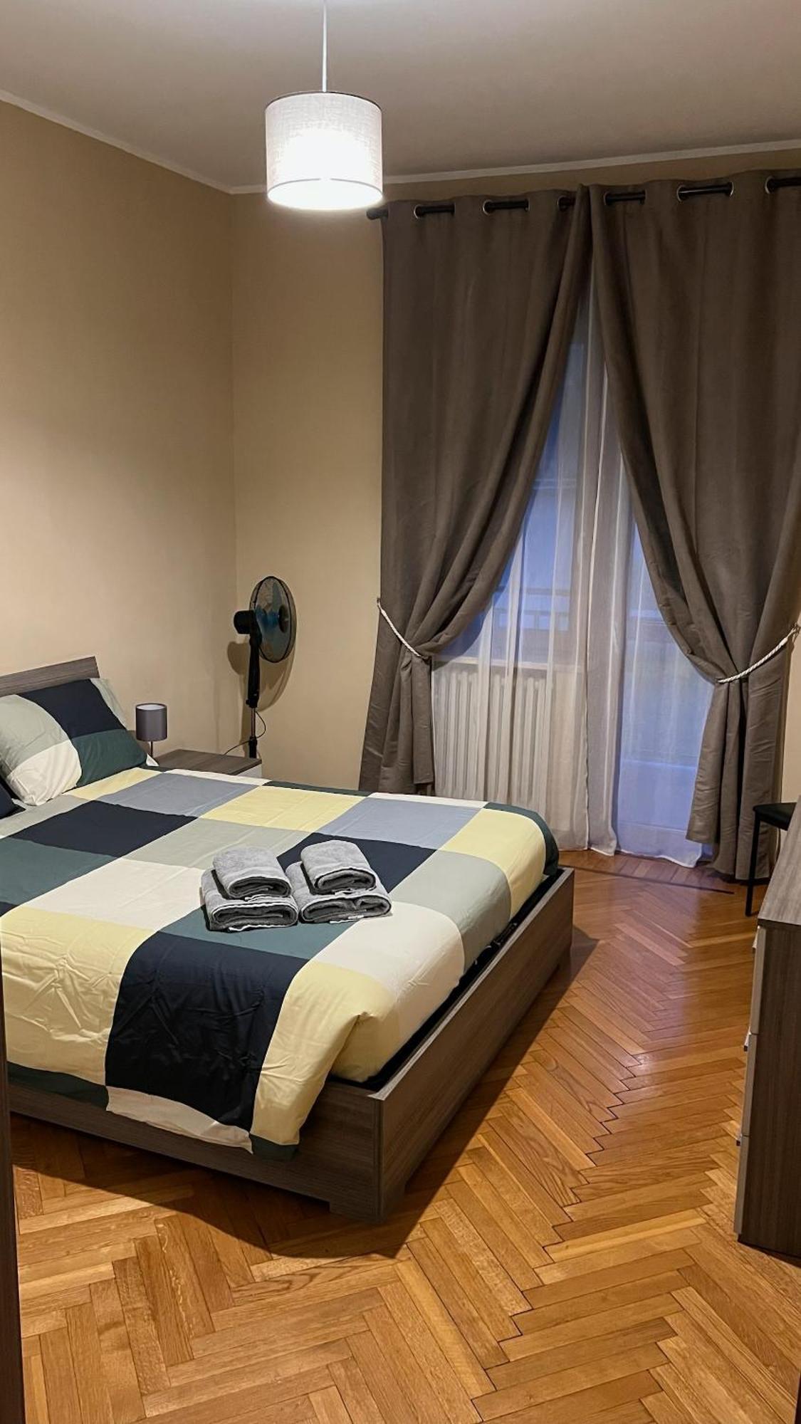 Casa Gianduia Davanti Al Grattacielo Turyn Zewnętrze zdjęcie